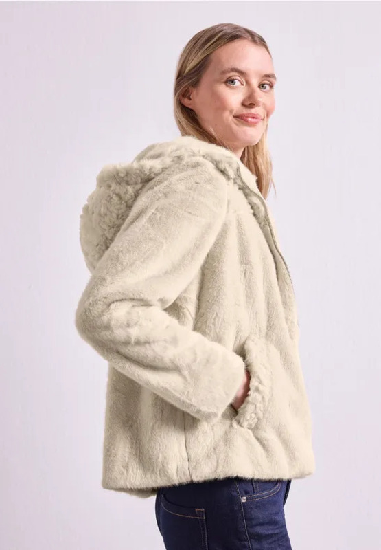 Chaqueta corta con capucha color arena street one