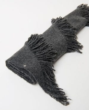 Bandana de punto con flecos Melange Oscuro Surkana