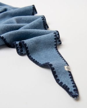 Bandana de punto triangular Azul Empolvado Surkana