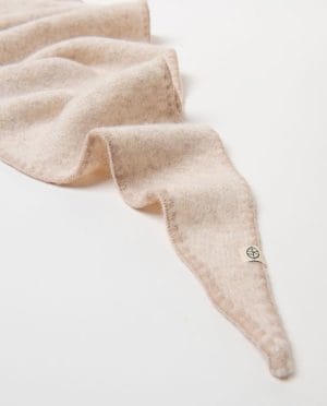 Bandana de punto triangular beige Surkana