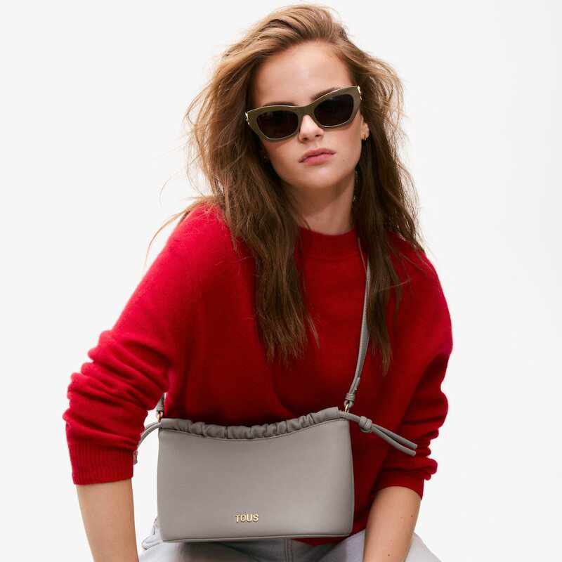 Bandolera mediana topo con frunce TOUS Emily - Imagen 3
