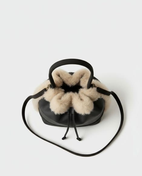 Bolso cubo con pelo Negro Surkana - Imagen 2