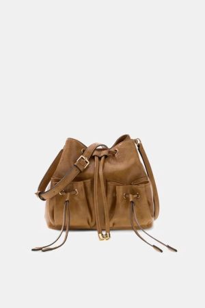 Bolso Theodora Bucket Guess Marrón
