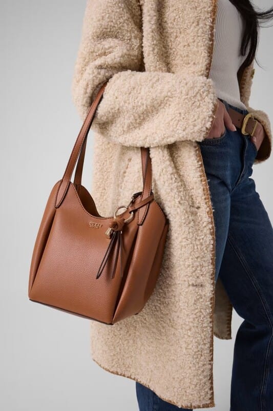 Bolso tipo cubo Melody Marrón Claro Guess - Imagen 5