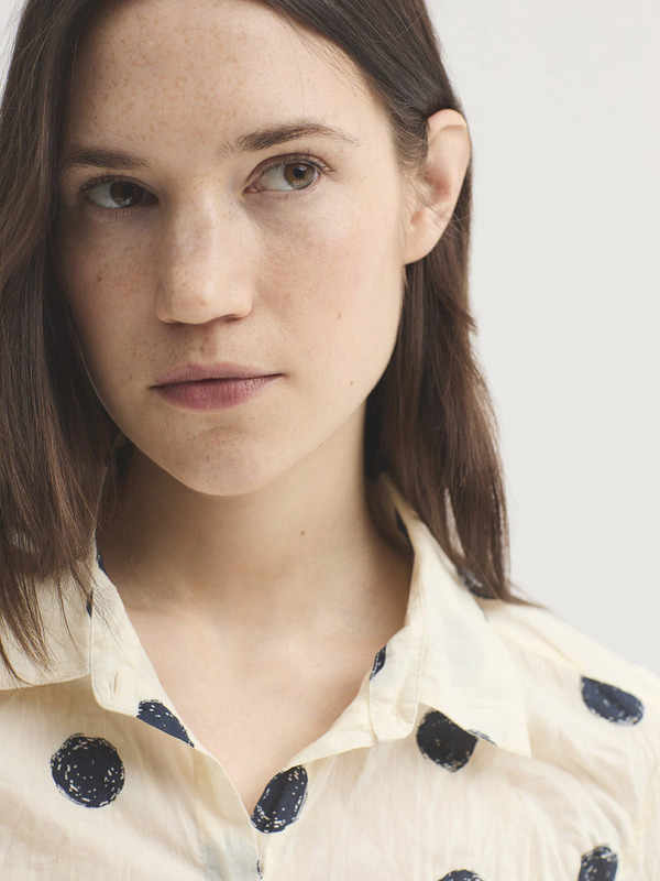 Camisa básica #99 Brush Dot Crudo Nice Things - Imagen 2