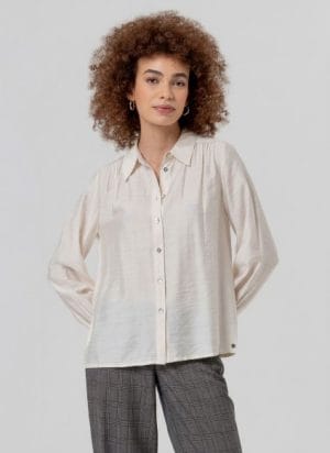 Camisa con frunces en los hombros Crudo Surkana