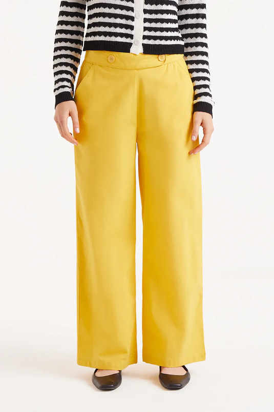Pantalón Compañia Fantástica Recto Botones Amarillo - Imagen 5
