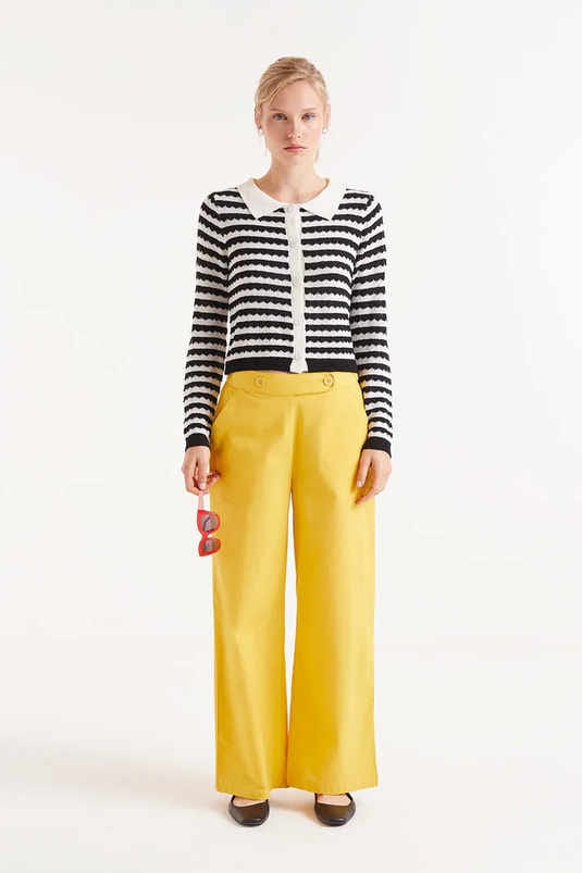 Pantalón Compañia Fantástica Recto Botones Amarillo