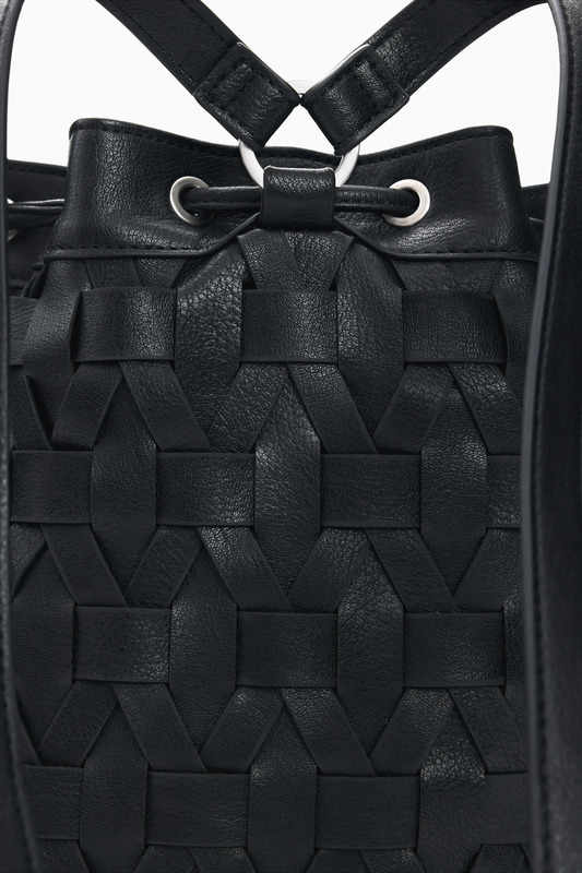 Mochila Desigual trenzada negra - Imagen 5