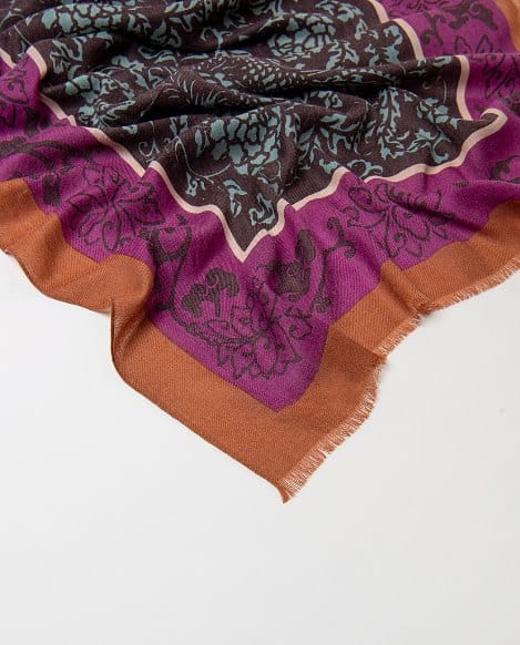 Pañuelo de lana estampado damasco Morado Surkana