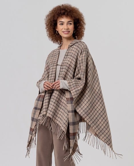 PONCHO DE CUADROS CON CAPUCHA CRUDO SURKANA - Imagen 2