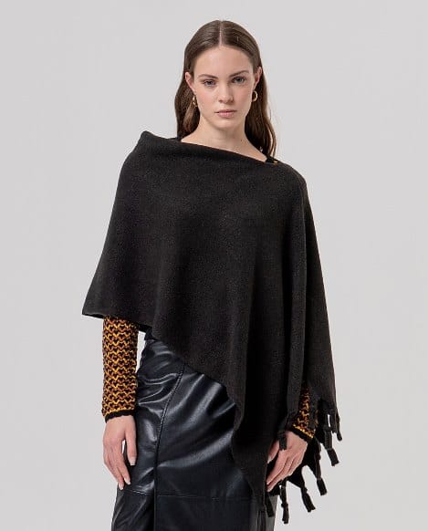 Poncho de punto con flecos Negro Surkana - Imagen 2