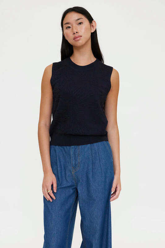 Top punto bordado navy blue Wild Pony